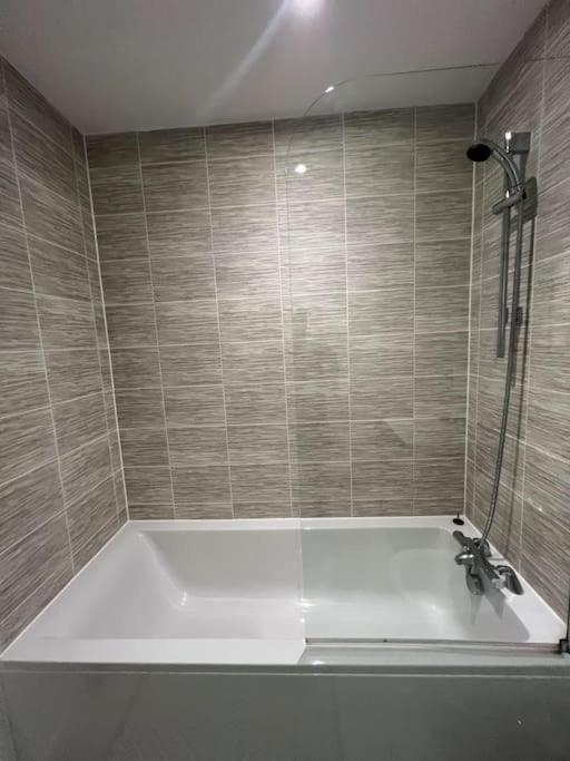 Prime Suite 2 Bedroom Apartment With Rooftop Terrace Манчестър Екстериор снимка