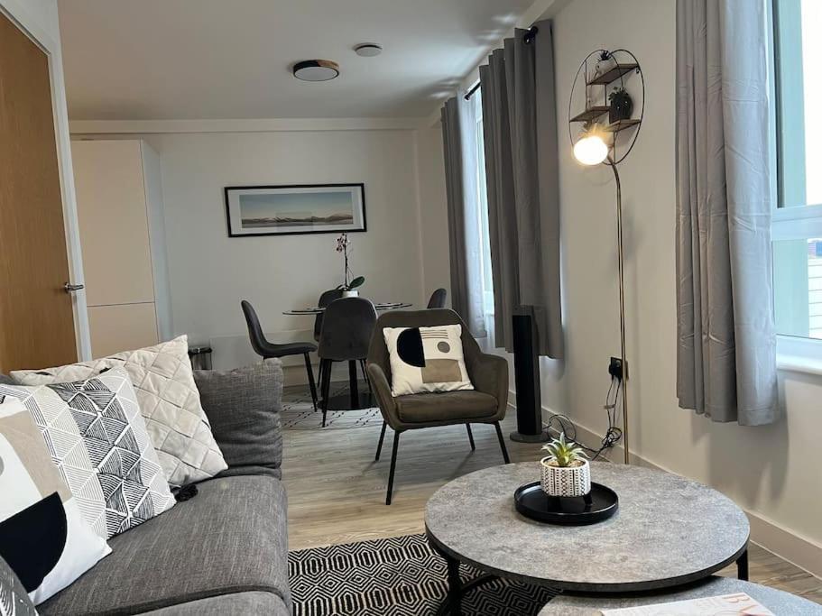 Prime Suite 2 Bedroom Apartment With Rooftop Terrace Манчестър Екстериор снимка
